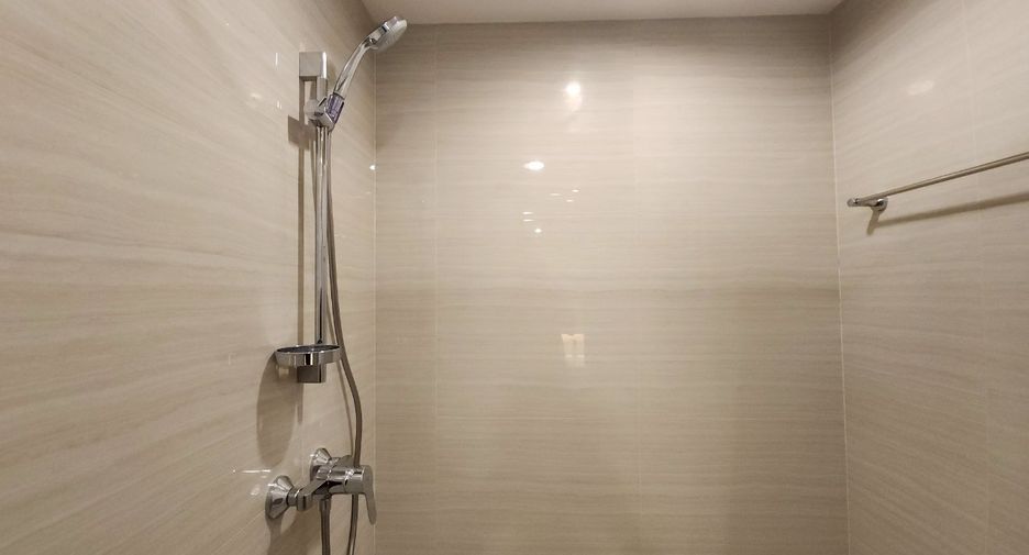 For rent 2 ベッドルーム condo in Yan Nawa, Bangkok