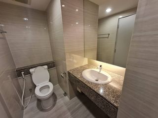 Condo en alquiler de 2 habitaciones en Yan Nawa, Bangkok