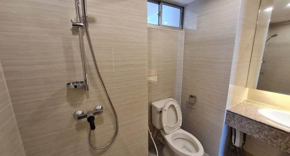 Condo en alquiler de 2 habitaciones en Yan Nawa, Bangkok