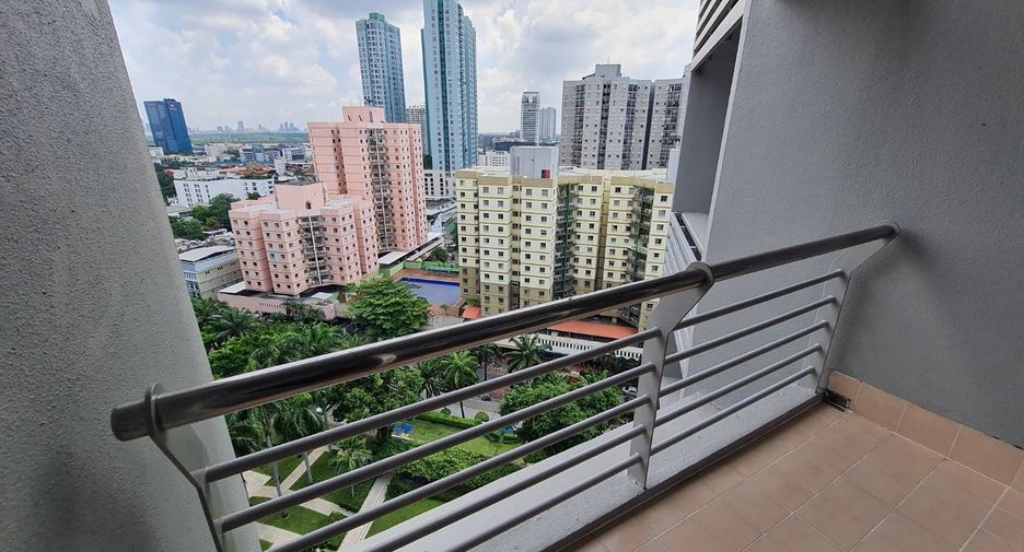Condo en alquiler de 2 habitaciones en Yan Nawa, Bangkok