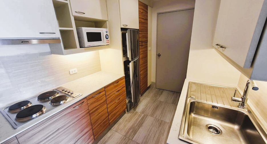 Condo en alquiler de 2 habitaciones en Yan Nawa, Bangkok