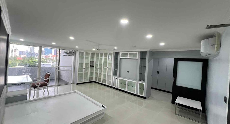 出租 和 出售 4 卧室 公寓 在 Watthana, 曼谷