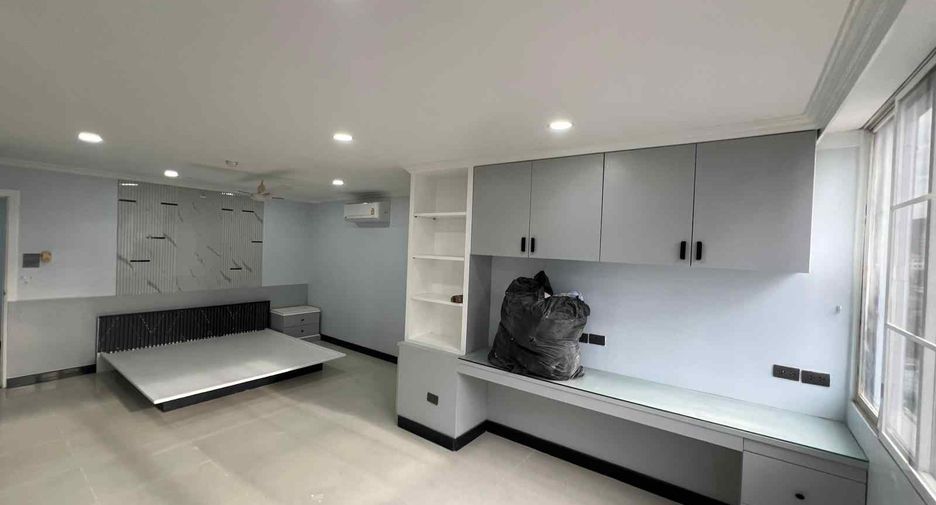 出租 和 出售 4 卧室 公寓 在 Watthana, 曼谷