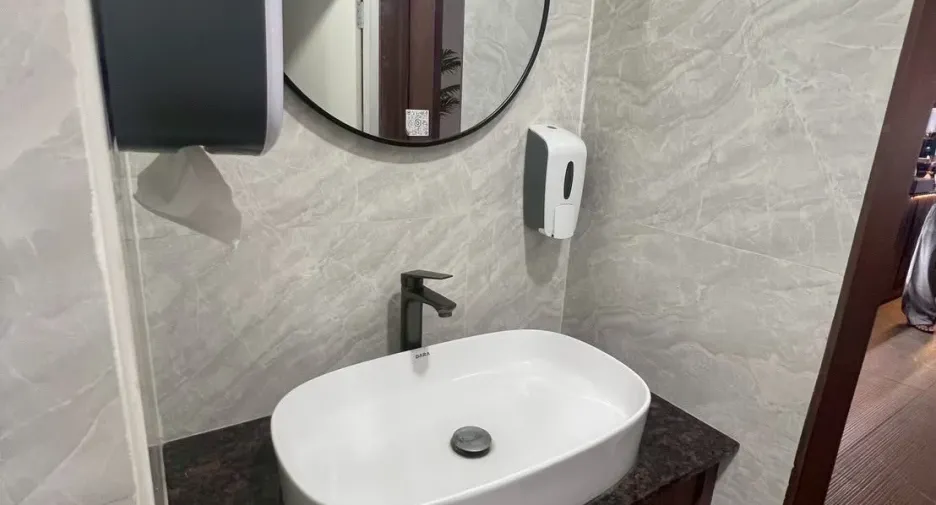 For sale 6 bedrooms hotel in Bang Lamung, Chonburi