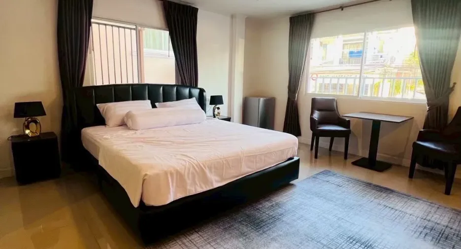 For sale 6 bedrooms hotel in Bang Lamung, Chonburi