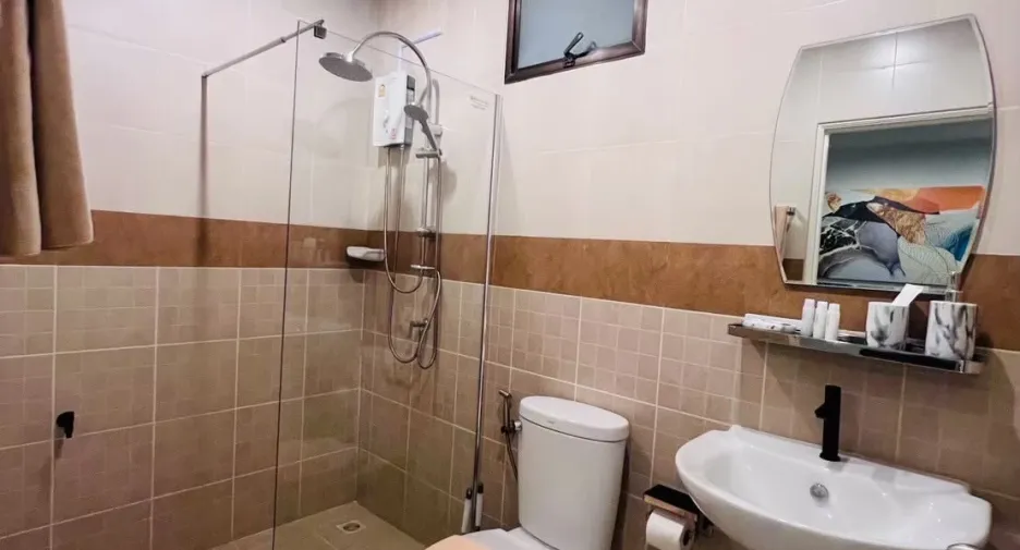 For sale 6 bedrooms hotel in Bang Lamung, Chonburi