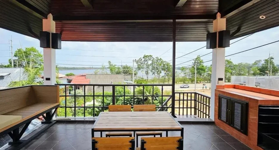 出租 4 卧室 别墅 在 Bang Lamung, Chon Buri