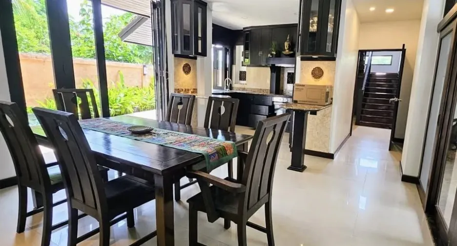 出租 4 卧室 别墅 在 Bang Lamung, Chon Buri