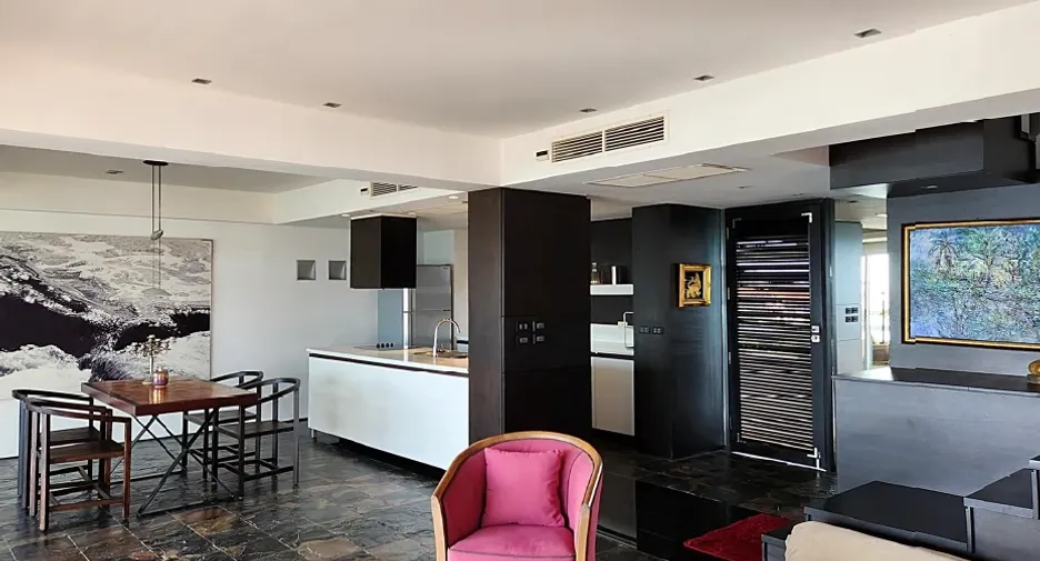 For sale 2 bedrooms condo 