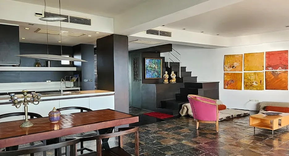 For sale 2 bedrooms condo 