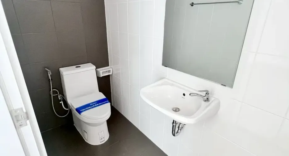 出售 3 卧室 联排别墅 在 Khlong Luang, Pathum Thani