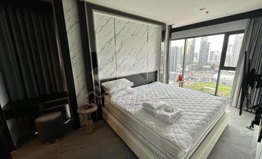 Condo en venta de 2 habitaciones en Huai Khwang, Bangkok