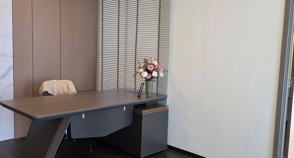 For rent 3 ベッドルーム condo in Yan Nawa, Bangkok