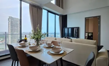 For rent 3 ベッドルーム condo in Yan Nawa, Bangkok