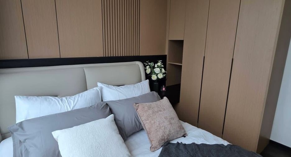 For rent 3 ベッドルーム condo in Yan Nawa, Bangkok
