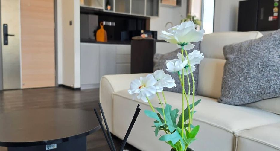 For rent 3 ベッドルーム condo in Yan Nawa, Bangkok