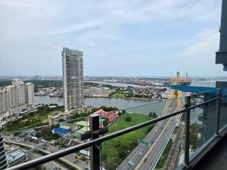 For rent 3 ベッドルーム condo in Yan Nawa, Bangkok