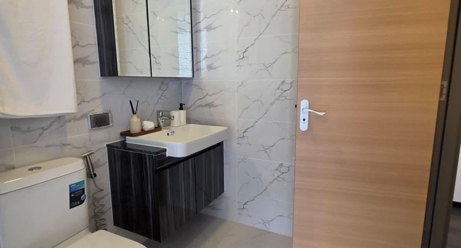 For rent 3 ベッドルーム condo in Yan Nawa, Bangkok