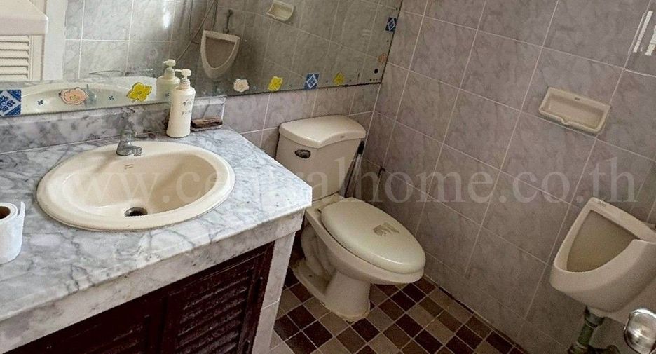 For sale 3 bedrooms house in Khlong Sam Wa, Bangkok