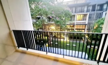 Casa adosada en alquiler y en venta de 4 habitaciones en Watthana, Bangkok