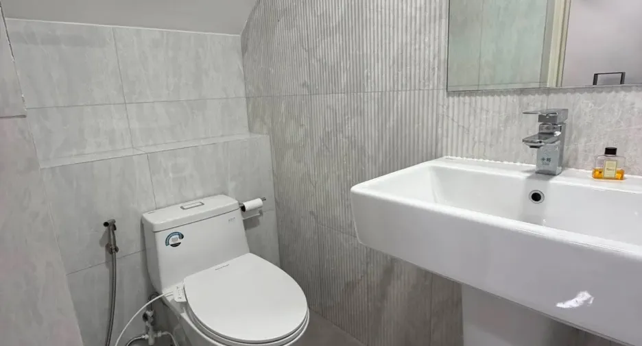 For rent 3 bedrooms office in Phra Khanong, Bangkok