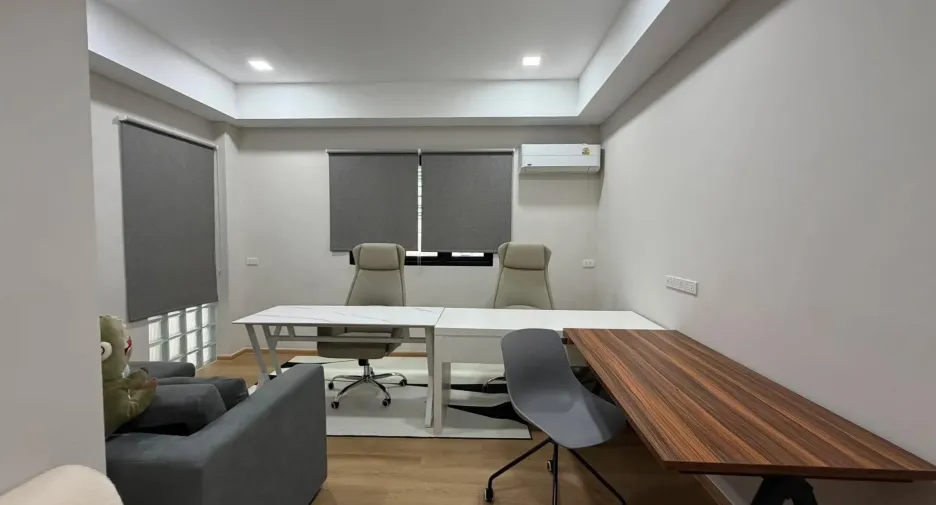 For rent 3 bedrooms office in Phra Khanong, Bangkok