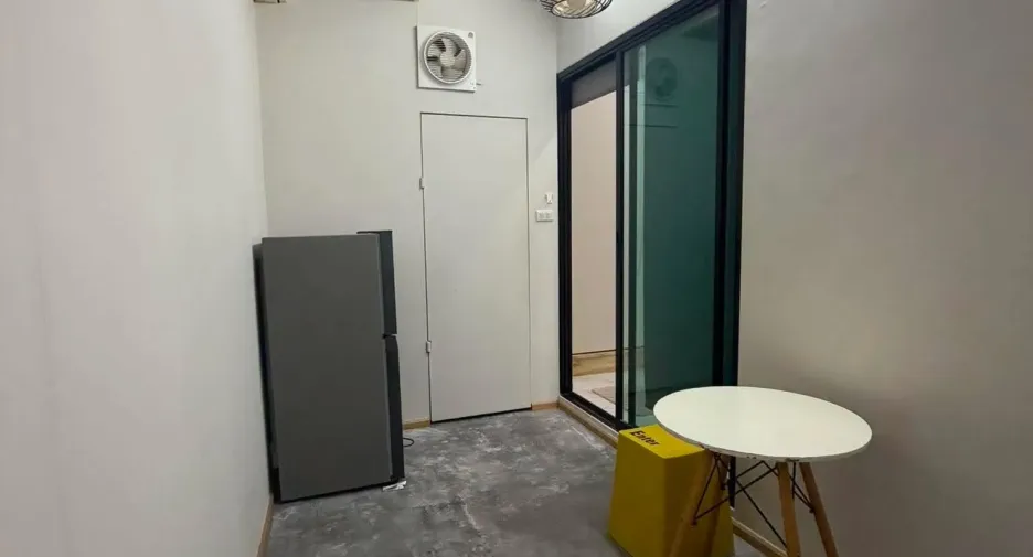 For rent 3 bedrooms office in Phra Khanong, Bangkok