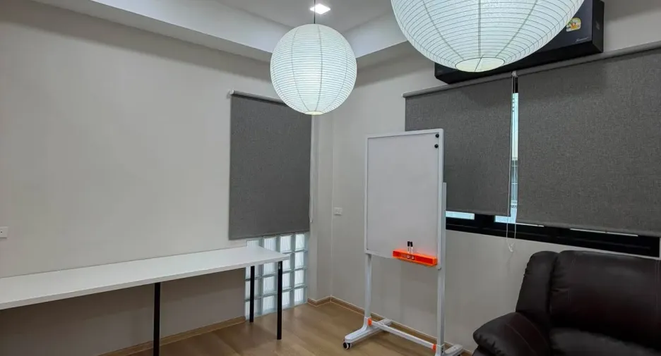 For rent 3 bedrooms office in Phra Khanong, Bangkok