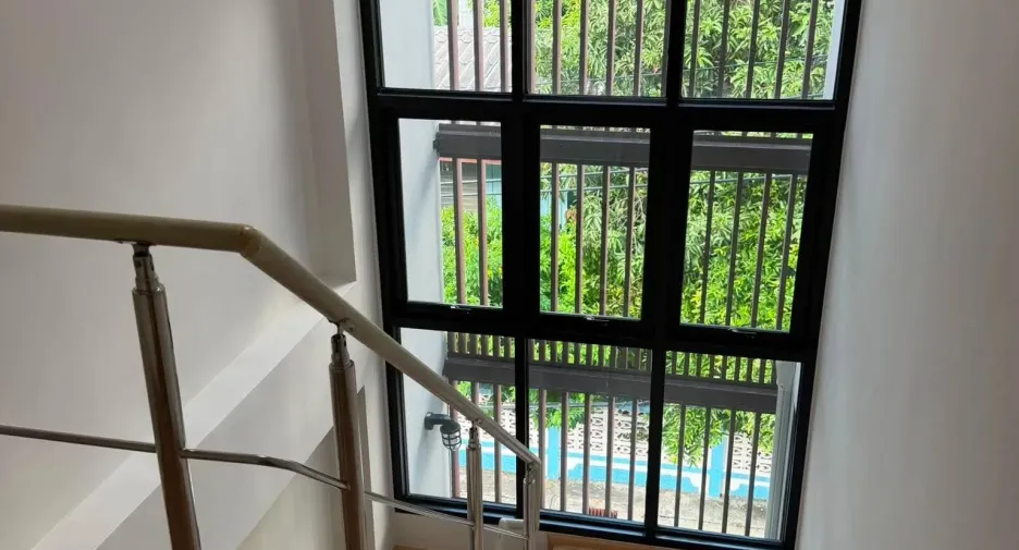 For rent 3 bedrooms office in Phra Khanong, Bangkok