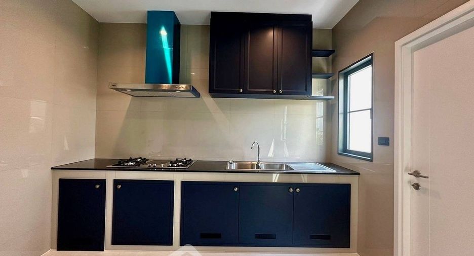 Haus zur Miete mit 4 Zimmer in Bang Phli, Samut Prakan