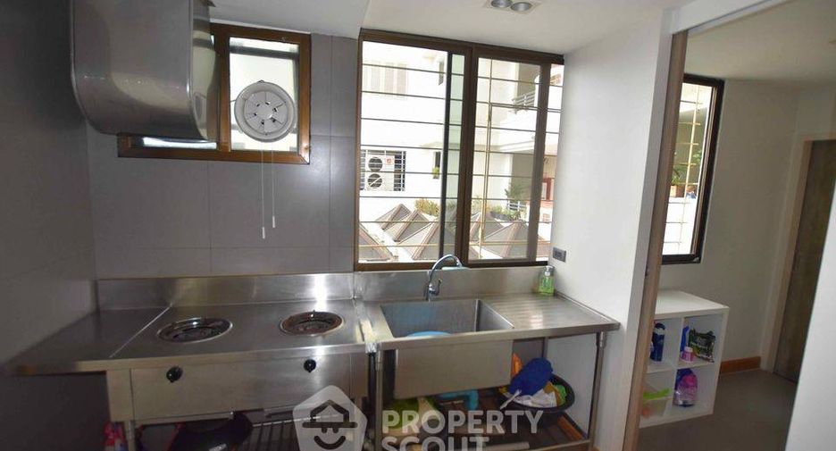 For rent 3 ベッドルーム condo in Watthana, Bangkok