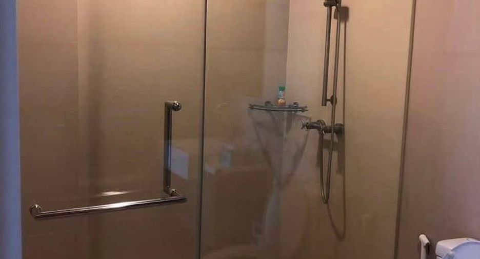 For rent 3 bedrooms condo in Khlong San, Bangkok