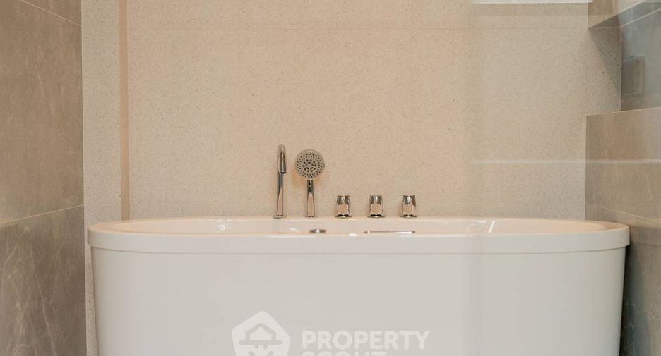 For rent and for sale 6 bedrooms villa in Bang Lamung, Chonburi