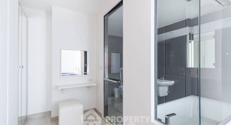 For sale 2 bedrooms condo in Phra Khanong, Bangkok