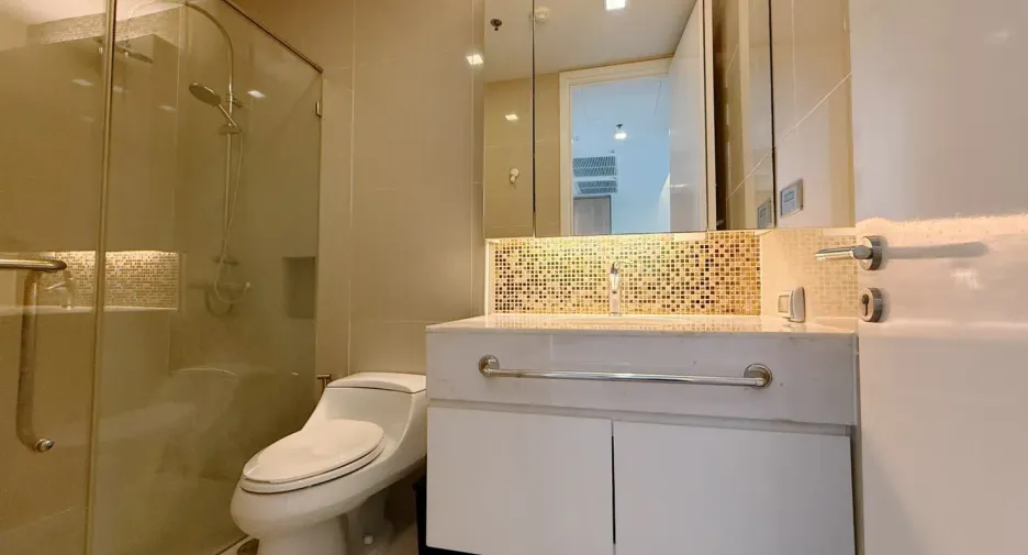 À louer 1 chambre condo à Watthana, Bangkok