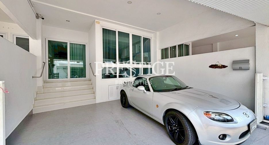 For sale 4 bedrooms house in Bang Lamung, Chonburi