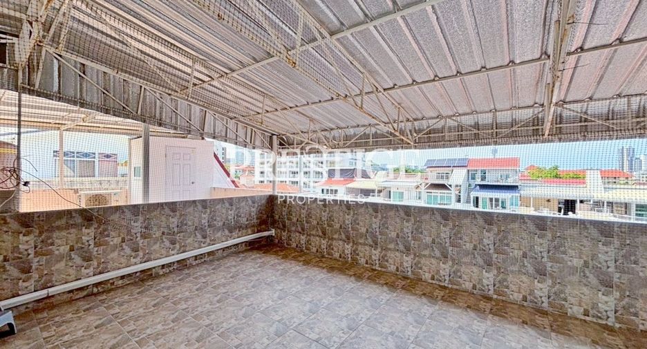 For sale 4 bedrooms house in Bang Lamung, Chonburi