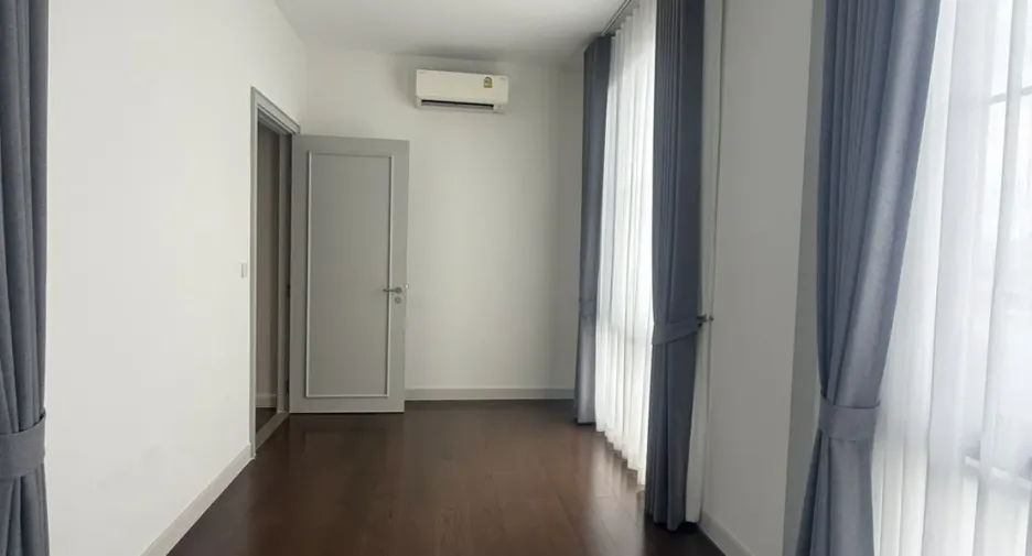 Haus zum Kauf mit 5 Zimmer in Saphan Sung, Bangkok