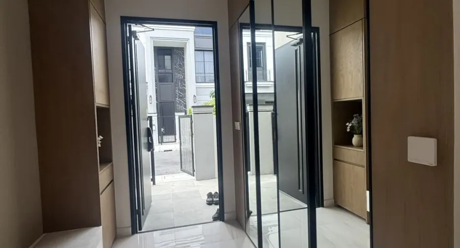 Haus zum Kauf mit 5 Zimmer in Saphan Sung, Bangkok