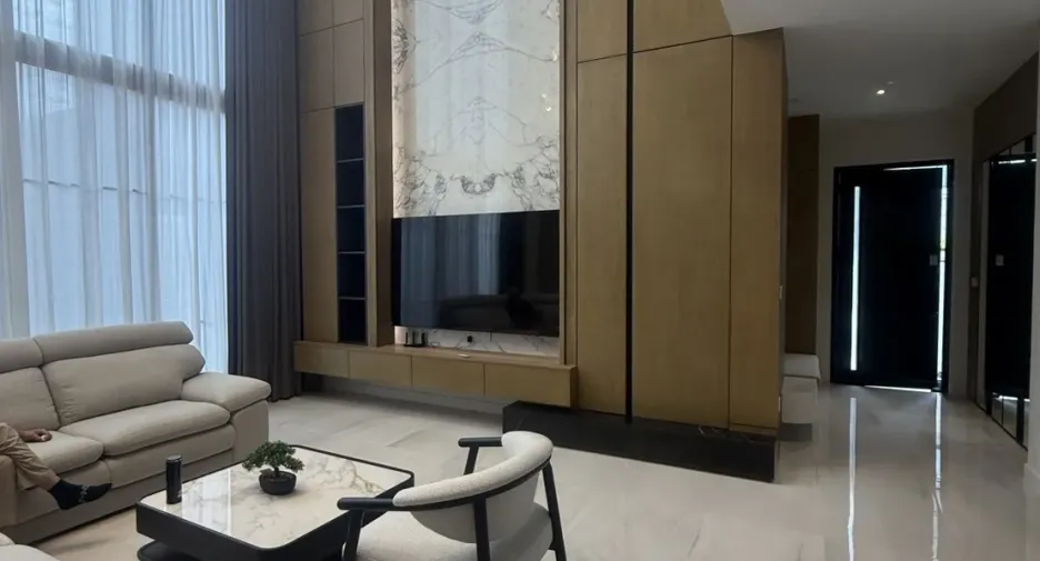 Haus zum Kauf mit 5 Zimmer in Saphan Sung, Bangkok