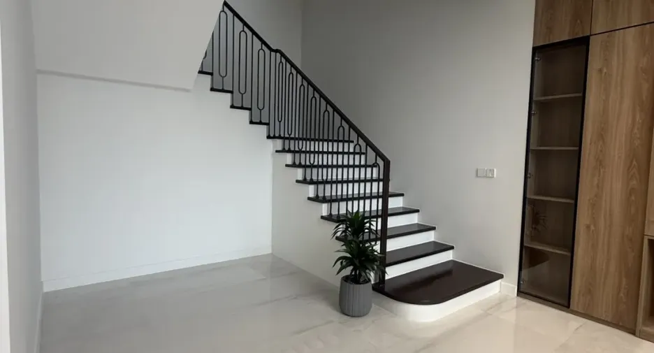 Haus zum Kauf mit 5 Zimmer in Saphan Sung, Bangkok