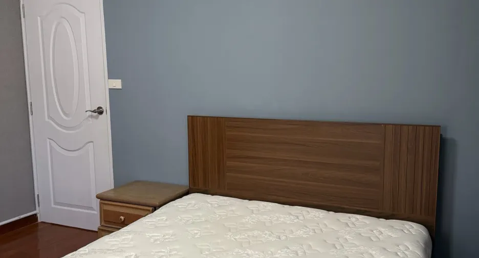 Casa en alquiler de 3 habitaciones en Bang Kapi, Bangkok