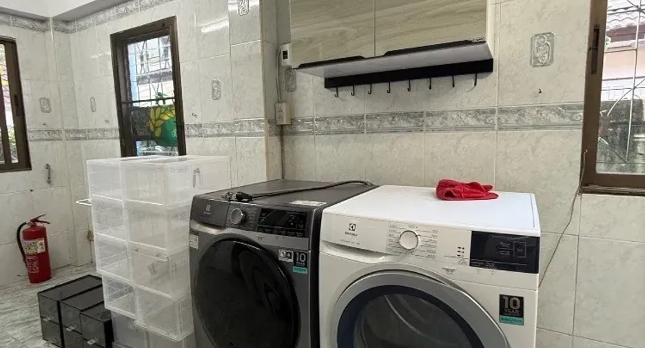 Casa en alquiler de 3 habitaciones en Bang Kapi, Bangkok