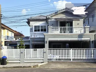 À vendre et à louer 4 chambres maison à Bang Khen, Bangkok
