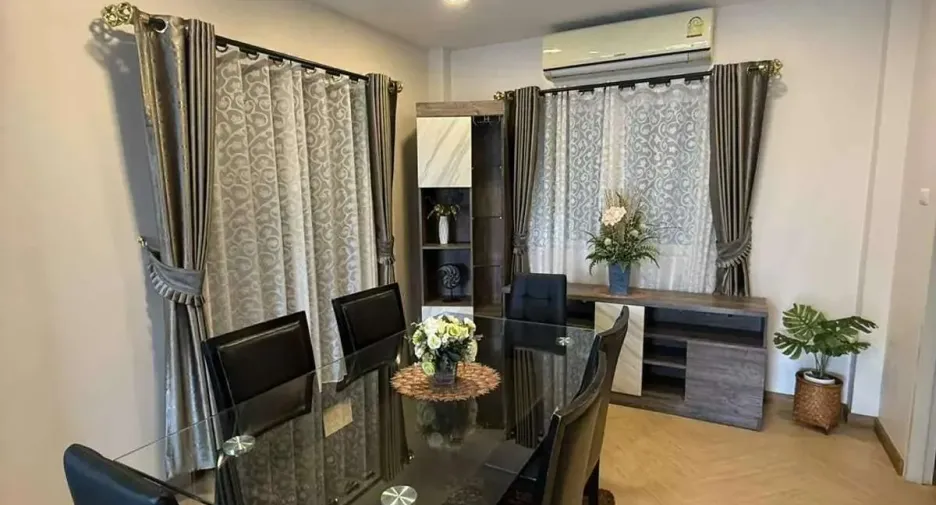 For rent 4 bedrooms house in Sattahip, Pattaya