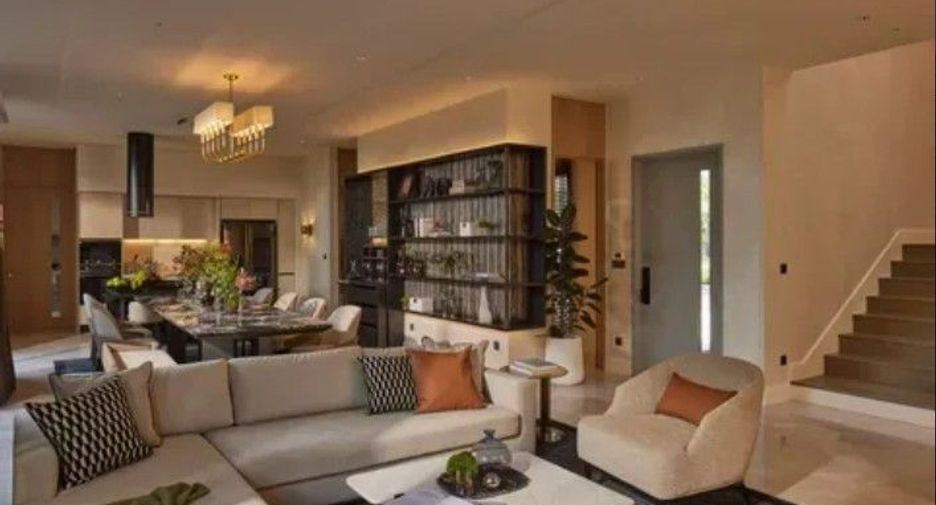 Casa en alquiler de 4 habitaciones en Taling Chan, Bangkok