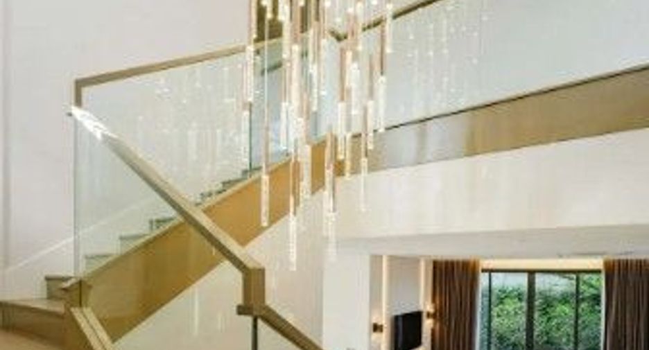 Casa en alquiler de 4 habitaciones en Taling Chan, Bangkok