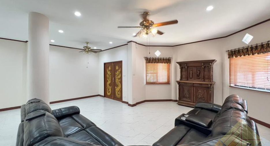 À vendre 5 chambres maison à Bang Lamung, Chonburi