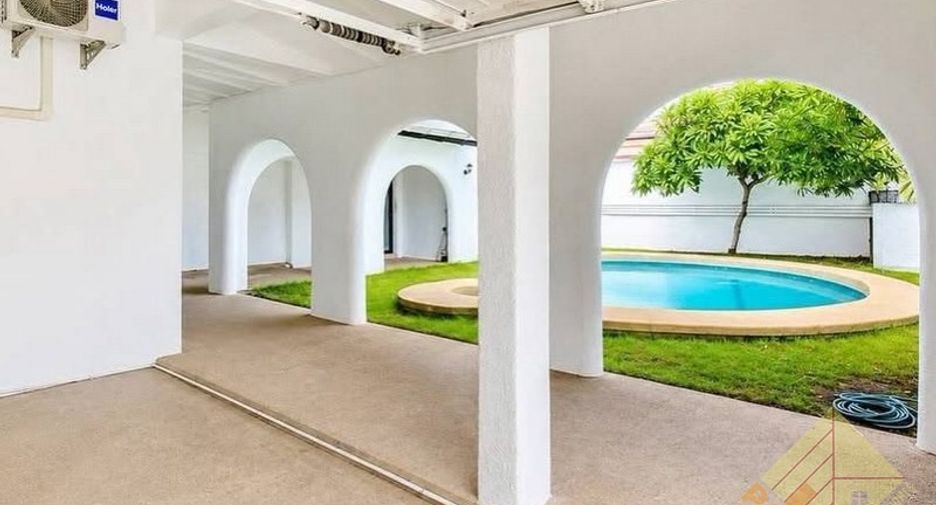For rent 4 bedrooms house in Bang Lamung, Chonburi