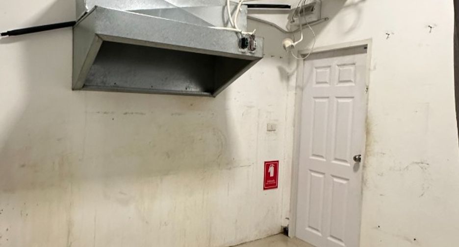 Gewerbefläche zur Miete mit 1 Zimmer in Bang Lamung, Chonburi
